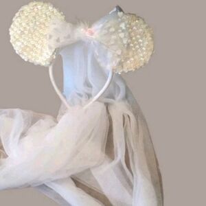 Disney Park Minnie Mouse Bridal Ears Veil Sequins Bride Wedding One Size Fit All